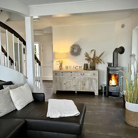 Ferienhaus-sliminde-by-seeblick-ferien-direkte-wasserlage-e-ladesaeule-sauna Feriehus Olpenæs